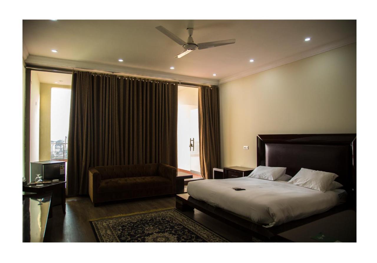 Hotel Akbars Kinara Sialkot Buitenkant foto